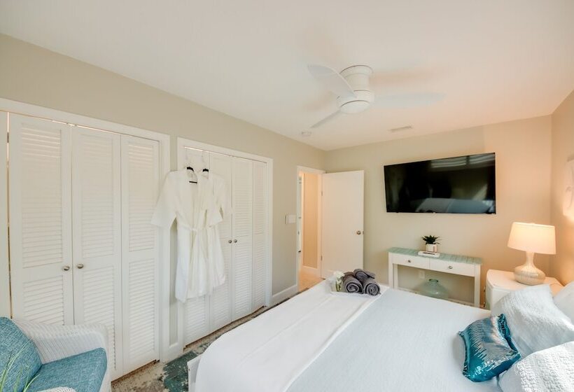 Lush Punta Gorda Escape: Private Pool + Lanai