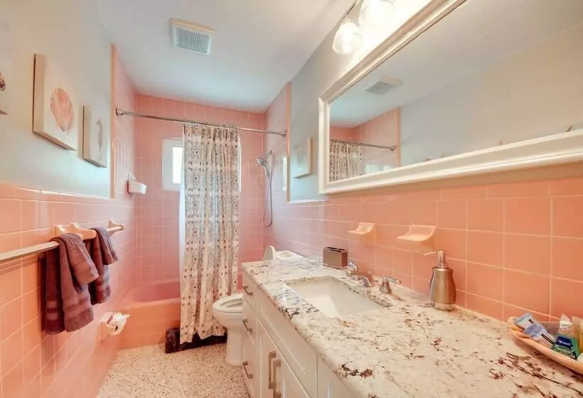 Lush Punta Gorda Escape: Private Pool + Lanai