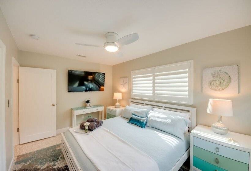 Lush Punta Gorda Escape: Private Pool + Lanai