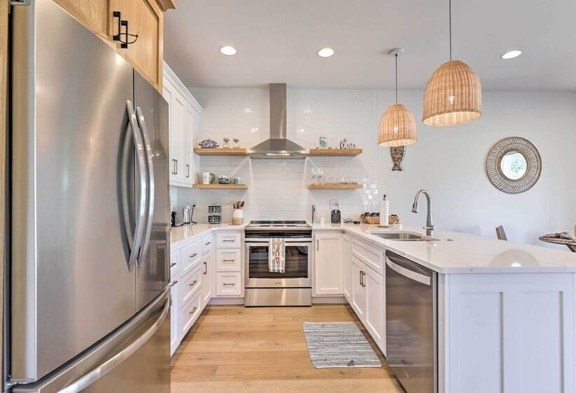 Waterfront Oasis On Tims Ford Lake: Pool/kayak!