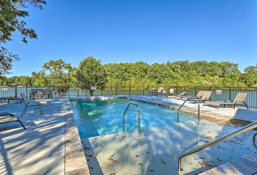 Waterfront Oasis On Tims Ford Lake: Pool/kayak!