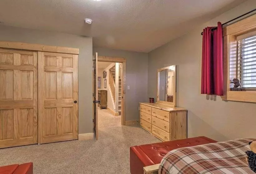 Luxury 4 Br Cabin: 2 King Suites On Shuttle Route