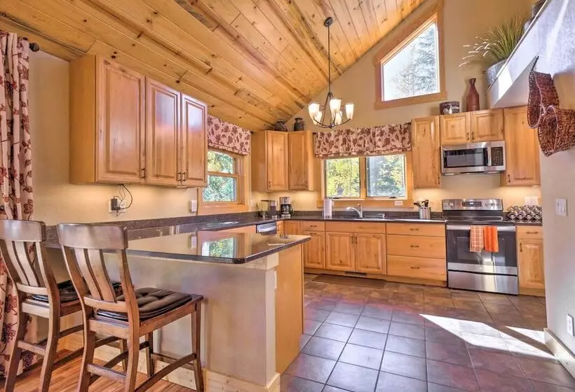 Luxury 4 Br Cabin: 2 King Suites On Shuttle Route