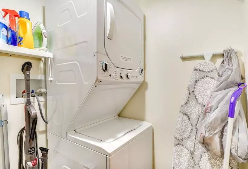 Manchester Center Home W/ Green Mtn Views!