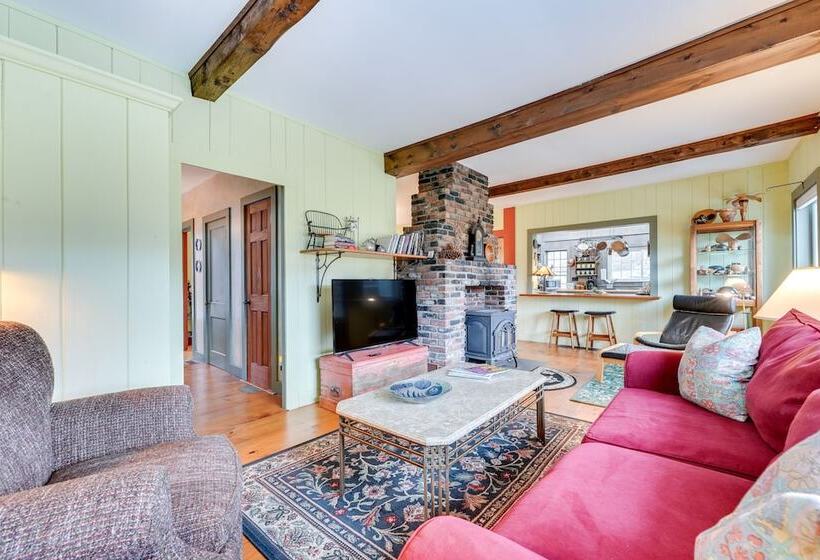 Manchester Center Home W/ Green Mtn Views!