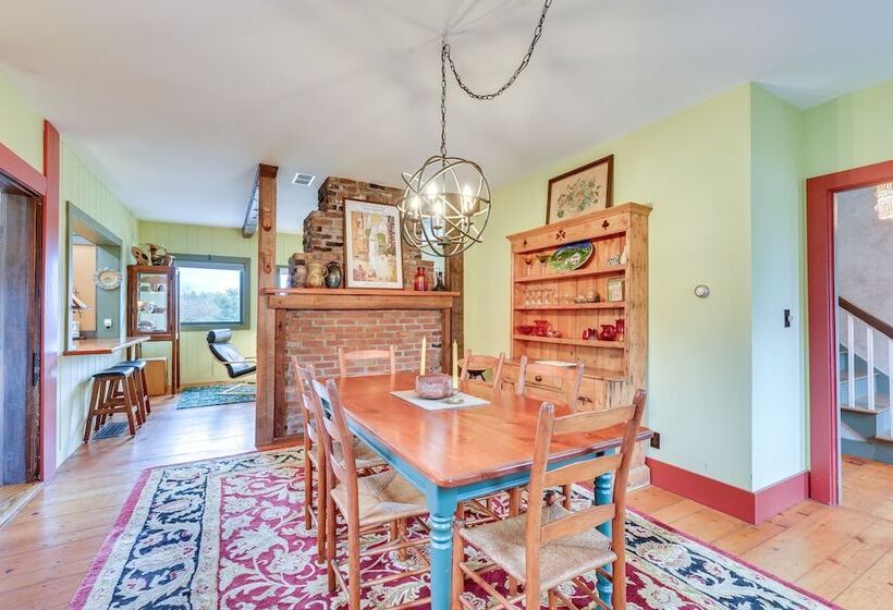 Manchester Center Home W/ Green Mtn Views!