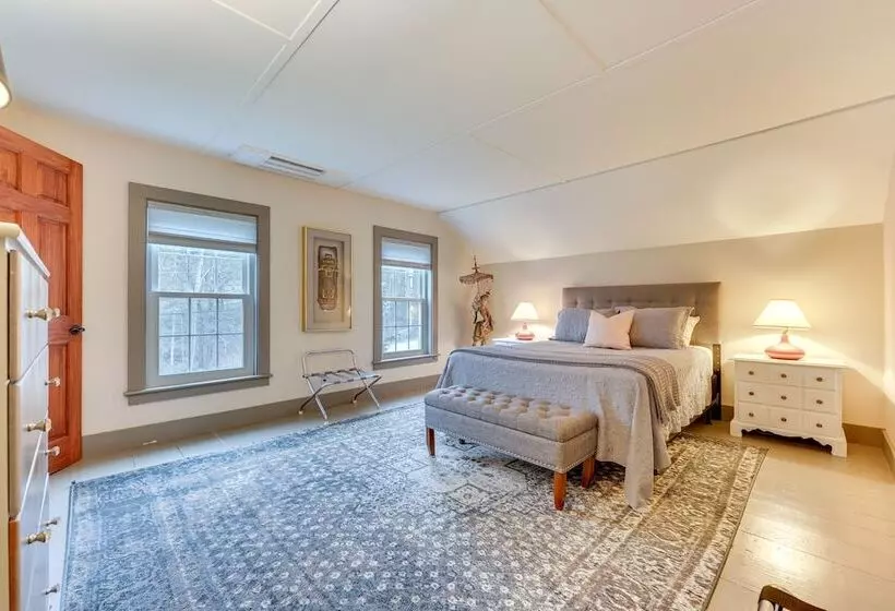 Manchester Center Home W/ Green Mtn Views!