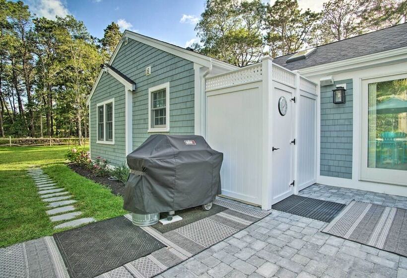 South Yarmouth Retreat W/ Grill: Walk To Beach!