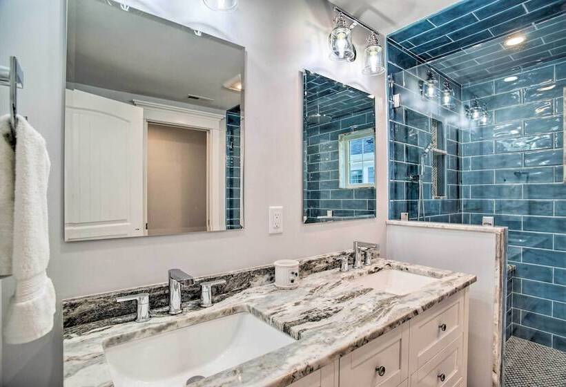 South Yarmouth Retreat W/ Grill: Walk To Beach!