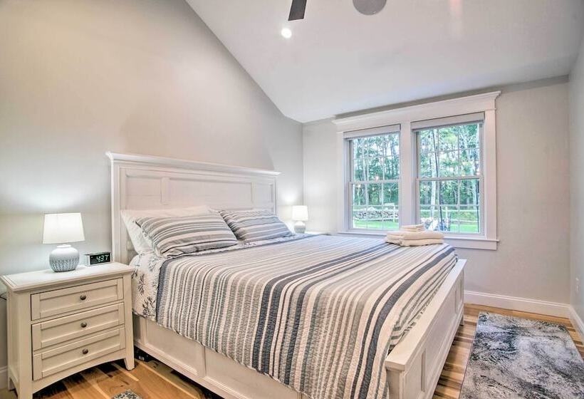 South Yarmouth Retreat W/ Grill: Walk To Beach!
