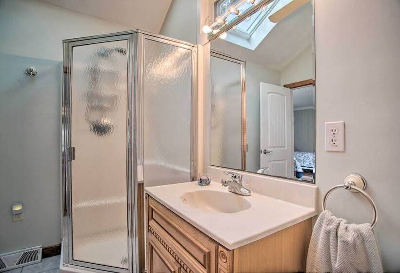 South Yarmouth Retreat W/ Grill: Walk To Beach!