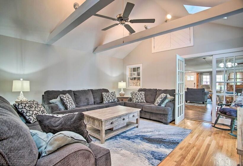 South Yarmouth Retreat W/ Grill: Walk To Beach!
