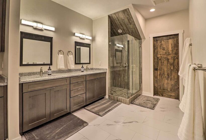 Modern Kalispell Retreat: 37 Mi To Glacier Np