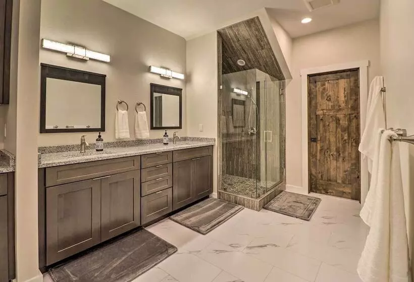 Modern Kalispell Retreat: 37 Mi To Glacier Np