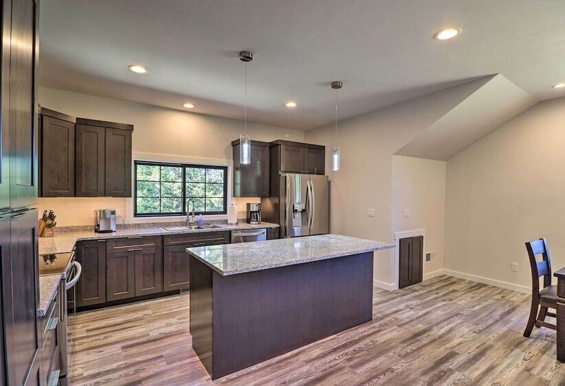 Modern Kalispell Retreat: 37 Mi To Glacier Np