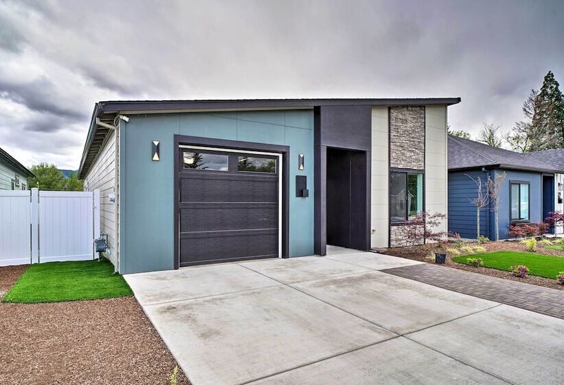 Modern Medford Escape ~ 3 Mi To Downtown!