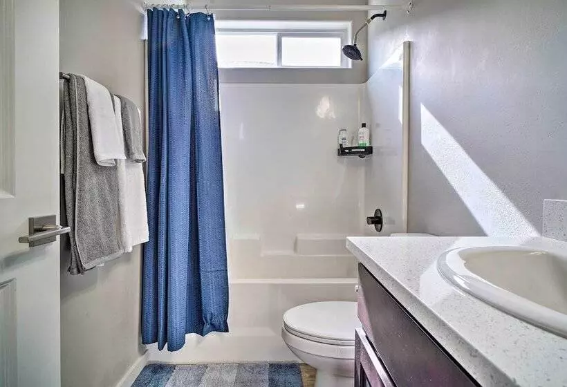 Modern Medford Escape ~ 3 Mi To Downtown!