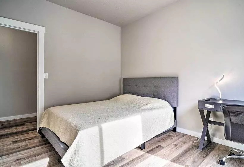 Modern Medford Escape ~ 3 Mi To Downtown!