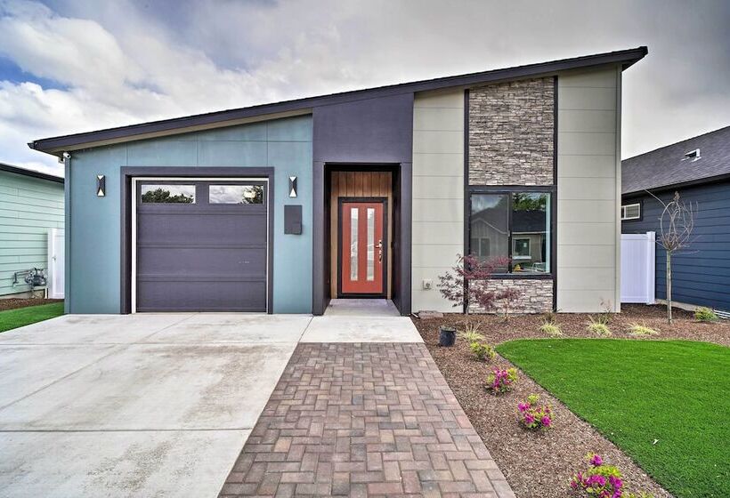Modern Medford Escape ~ 3 Mi To Downtown!
