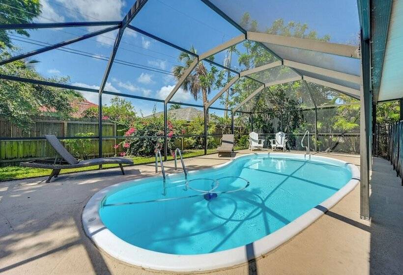 Naples Home: Private Pool & Grill ~ 1 Mi To Beach