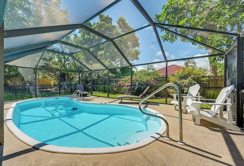 Naples Home: Private Pool & Grill ~ 1 Mi To Beach