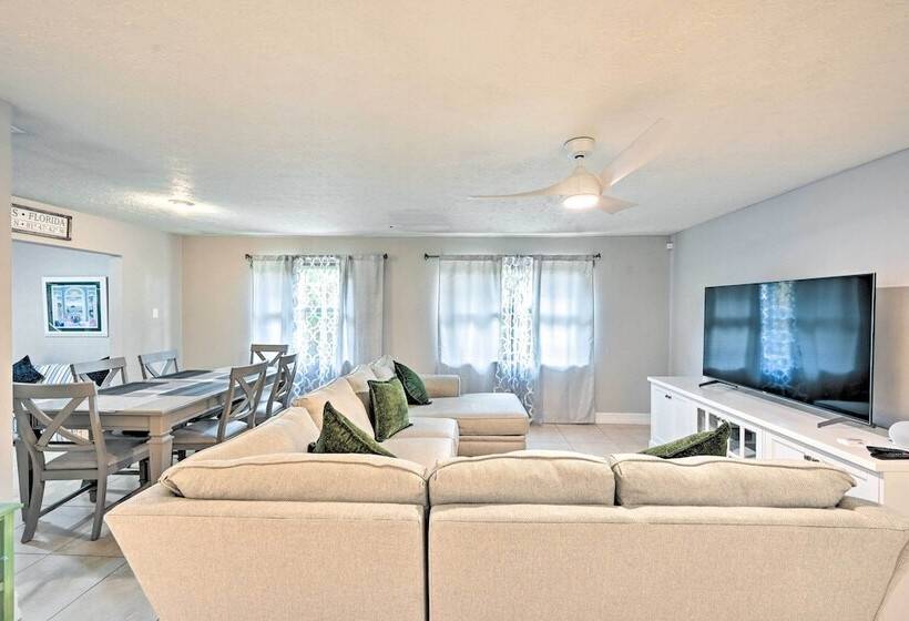 Naples Home: Private Pool & Grill ~ 1 Mi To Beach