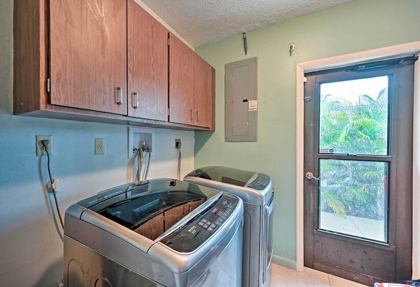 Naples Home: Private Pool & Grill ~ 1 Mi To Beach