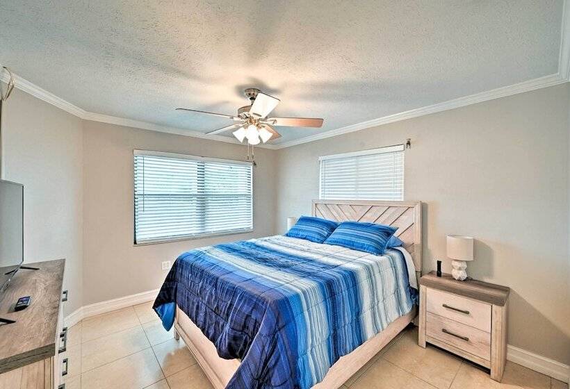 Naples Home: Private Pool & Grill ~ 1 Mi To Beach