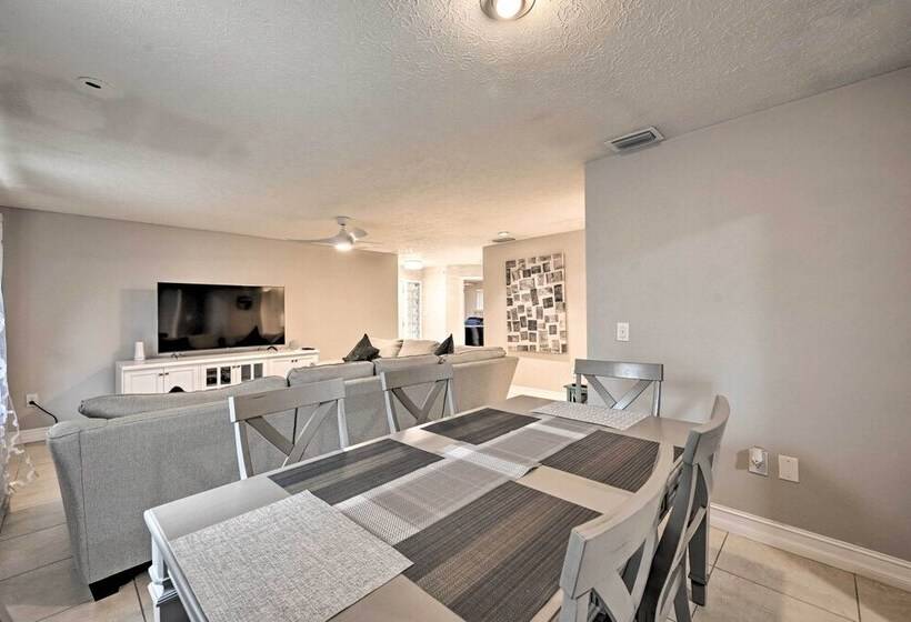 Naples Home: Private Pool & Grill ~ 1 Mi To Beach