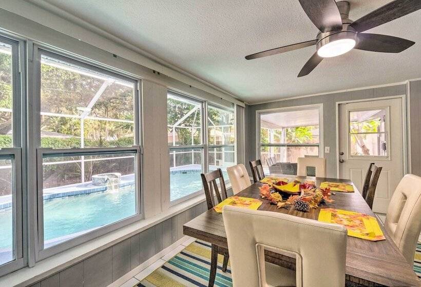 Peaceful Venice Villa W/ Patio   2 Miles To Beach!