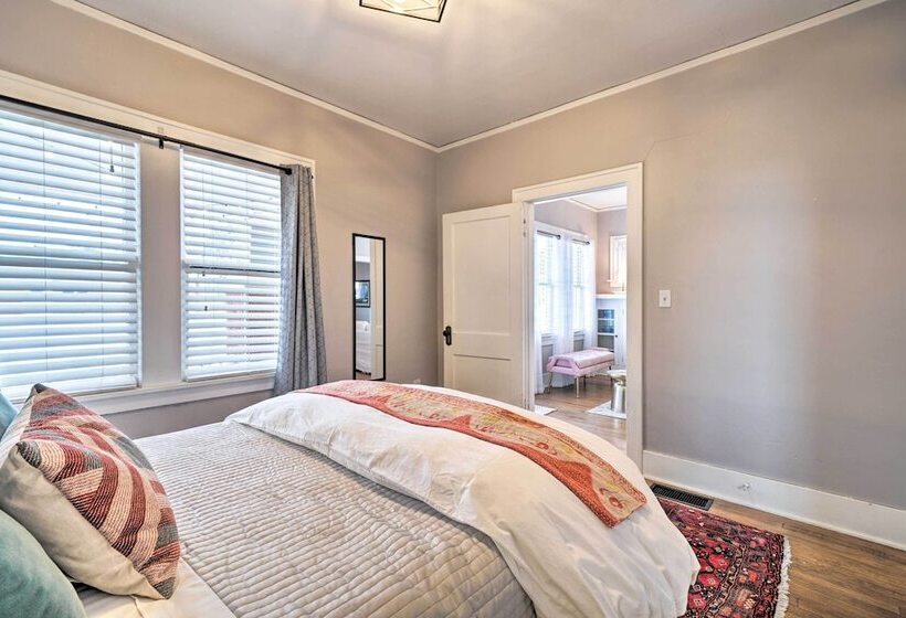 Pet Friendly Okc Home, 3 Miles To Downtown!