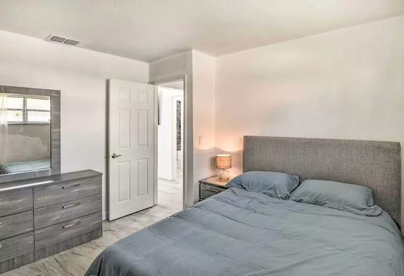 Port Orange Oasis: Close To Beaches & Dining!