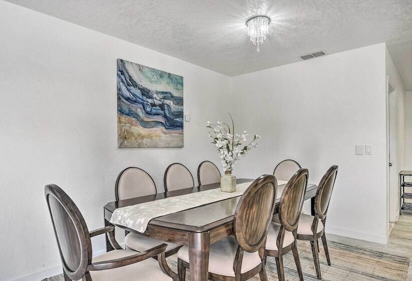 Port Orange Oasis: Close To Beaches & Dining!