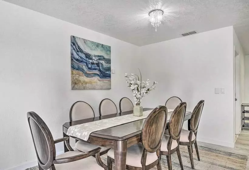 Port Orange Oasis: Close To Beaches & Dining!