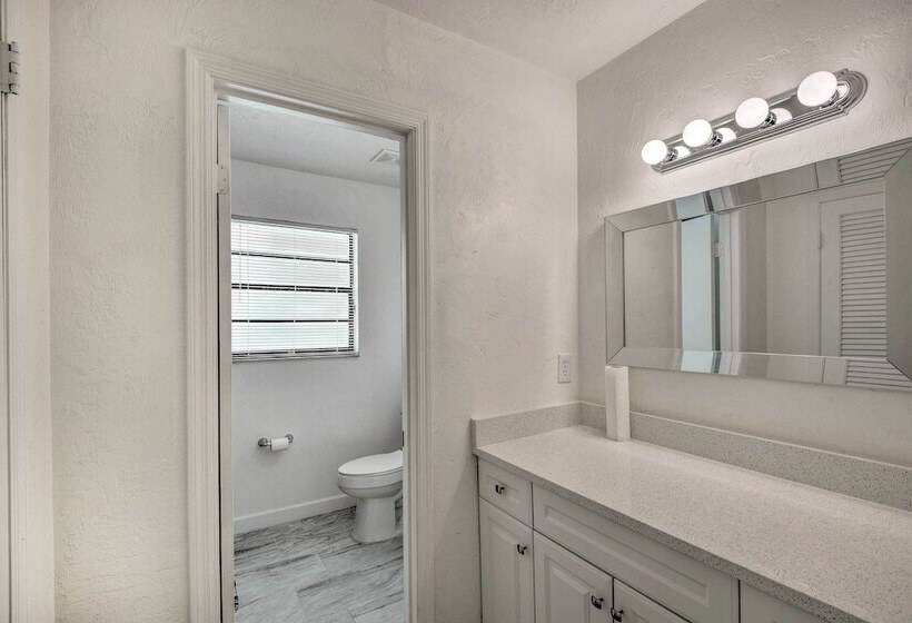 Port Orange Oasis: Close To Beaches & Dining!