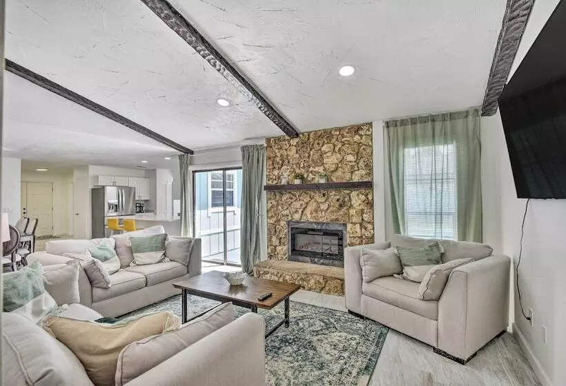 Port Orange Oasis: Close To Beaches & Dining!