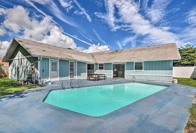 Port Orange Oasis: Close To Beaches & Dining!