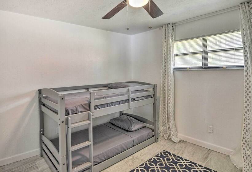 Port Orange Oasis: Close To Beaches & Dining!