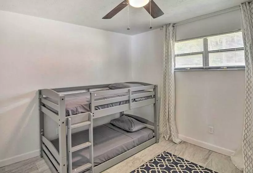 Port Orange Oasis: Close To Beaches & Dining!