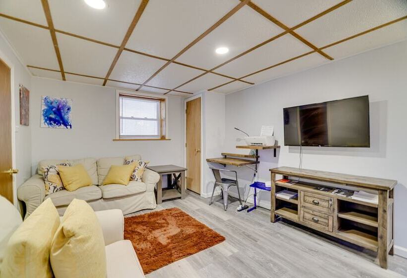 Hot Tub & Resort Amenities: Pocono Lake Retreat!