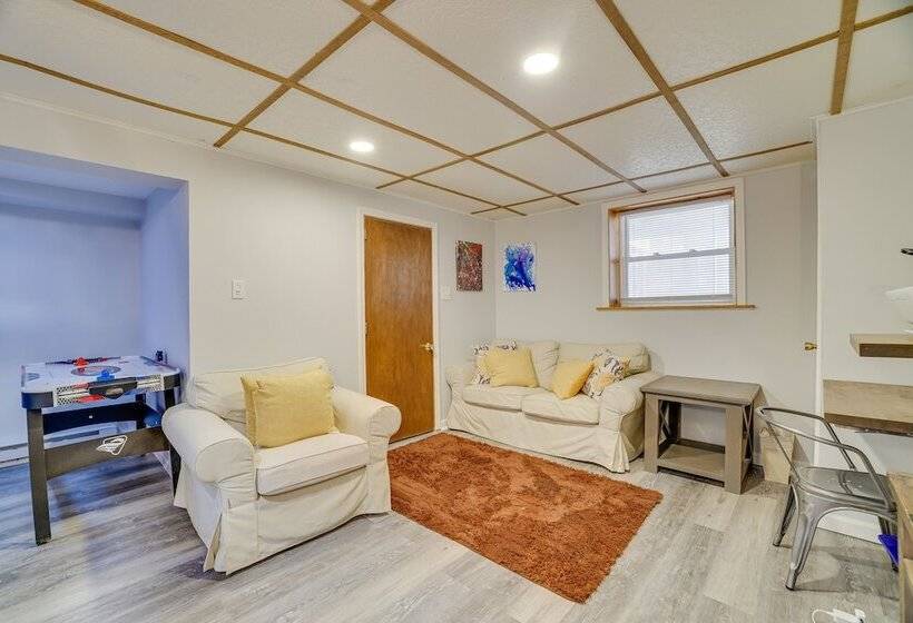 Hot Tub & Resort Amenities: Pocono Lake Retreat!