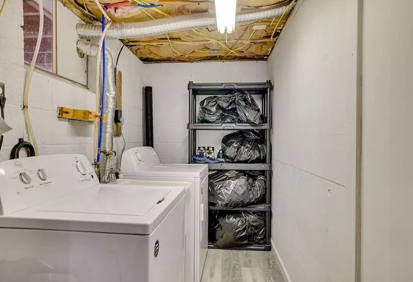 Hot Tub & Resort Amenities: Pocono Lake Retreat!