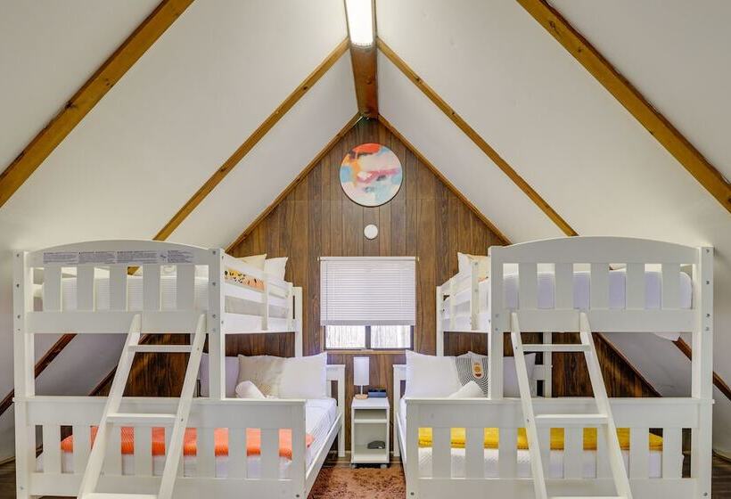 Hot Tub & Resort Amenities: Pocono Lake Retreat!