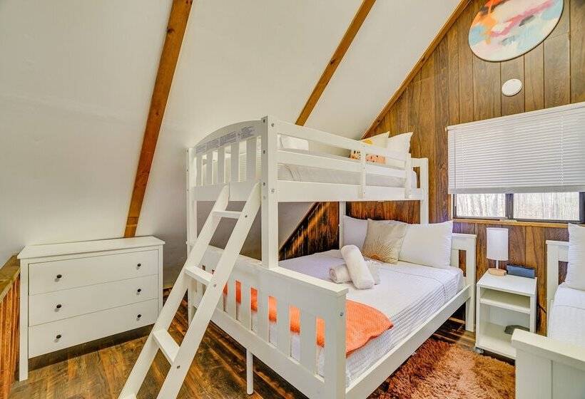 Hot Tub & Resort Amenities: Pocono Lake Retreat!