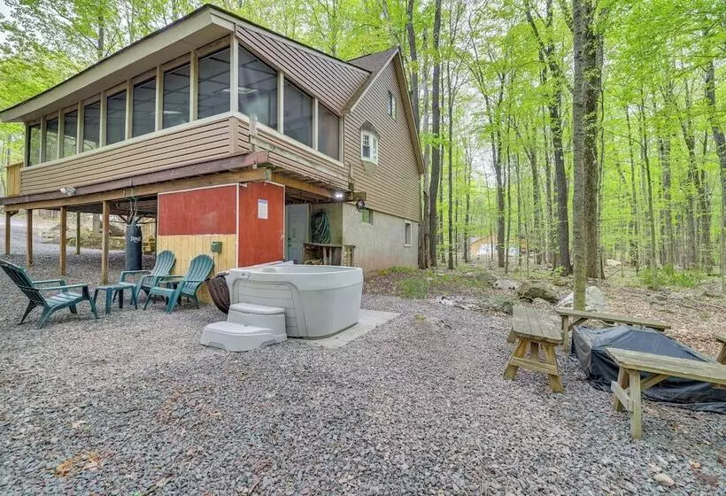 Hot Tub & Resort Amenities: Pocono Lake Retreat!
