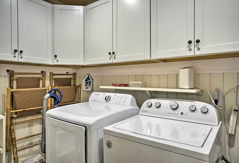 Remodeled Cottage On Sparrow Pond, Walk To Beach!