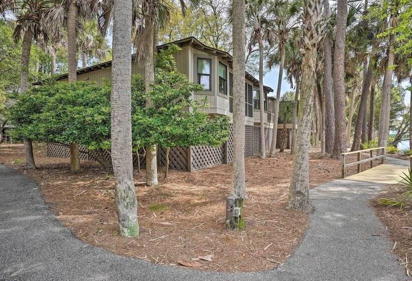 Remodeled Cottage On Sparrow Pond, Walk To Beach!