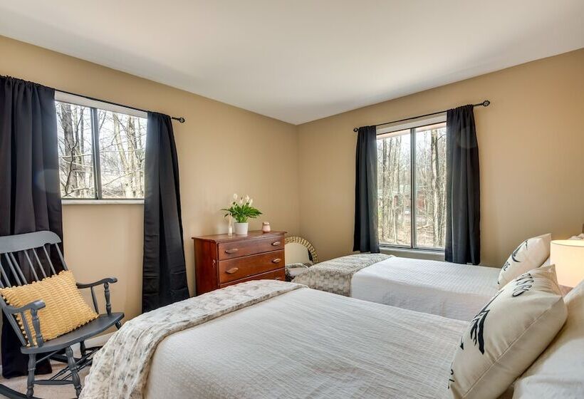 Serene Pocono Pines Home: 2 Mi To Lake Naomi Beach