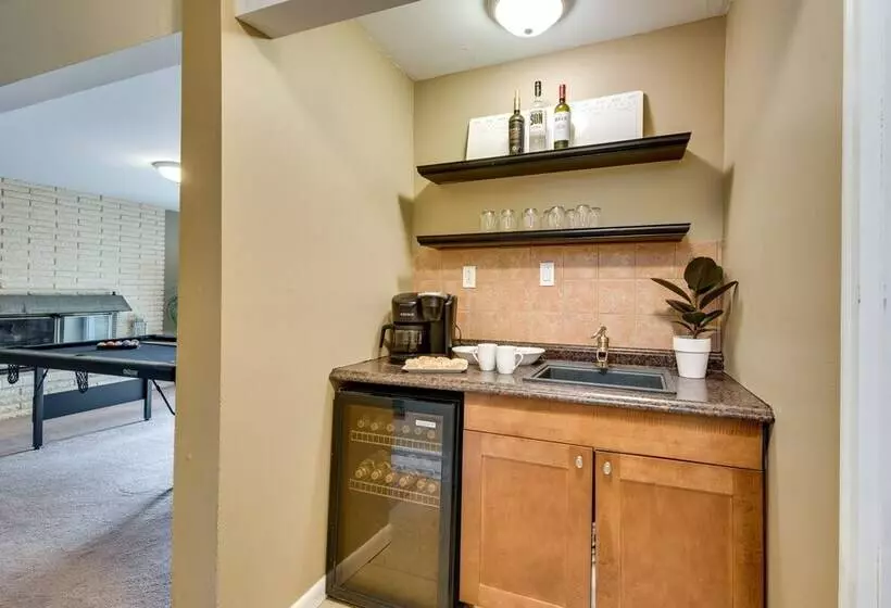 Serene Pocono Pines Home: 2 Mi To Lake Naomi Beach