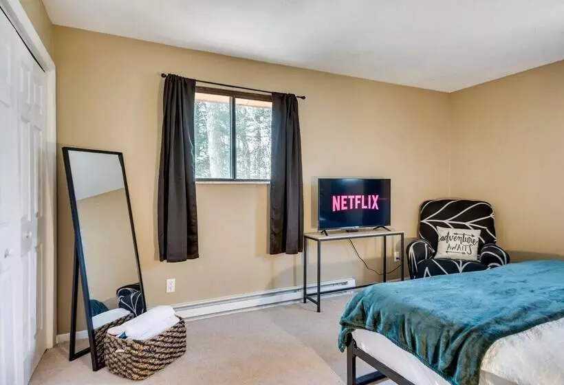 Serene Pocono Pines Home: 2 Mi To Lake Naomi Beach